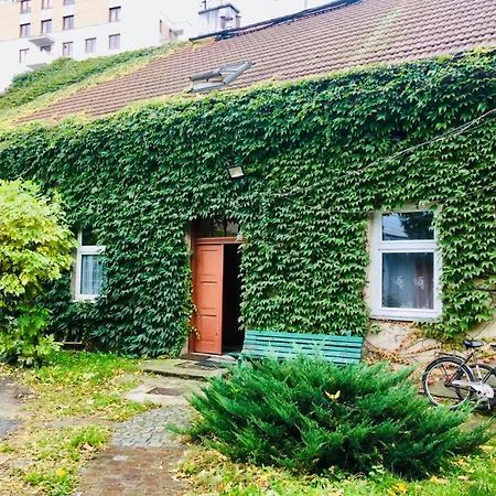 Apartment In Ivy Covered House, Near Old Town Krasków Eksteriør bilde